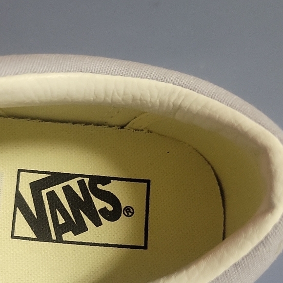 NWOT unisex  Vans Gray Sneakers - Picture 5 of 9
